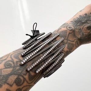 Noir NYC zigzag gunmetal cuff